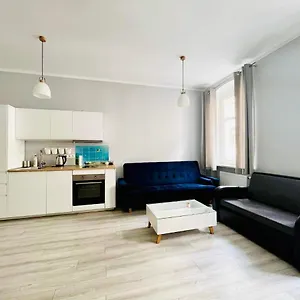 https://apartament-urban-jungle.poznan-hotels.com